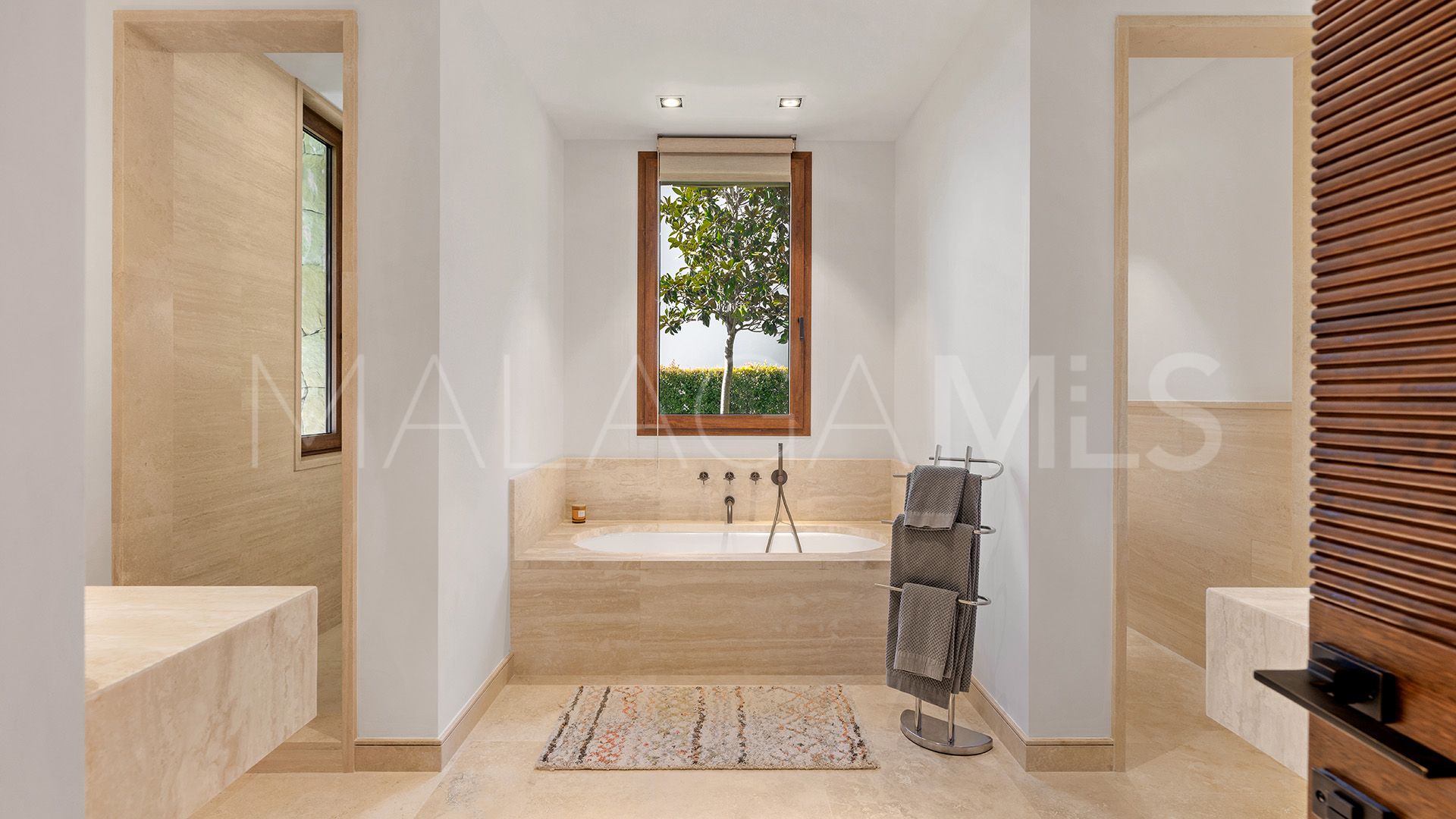 Lägenhet for sale in Finca Cortesin