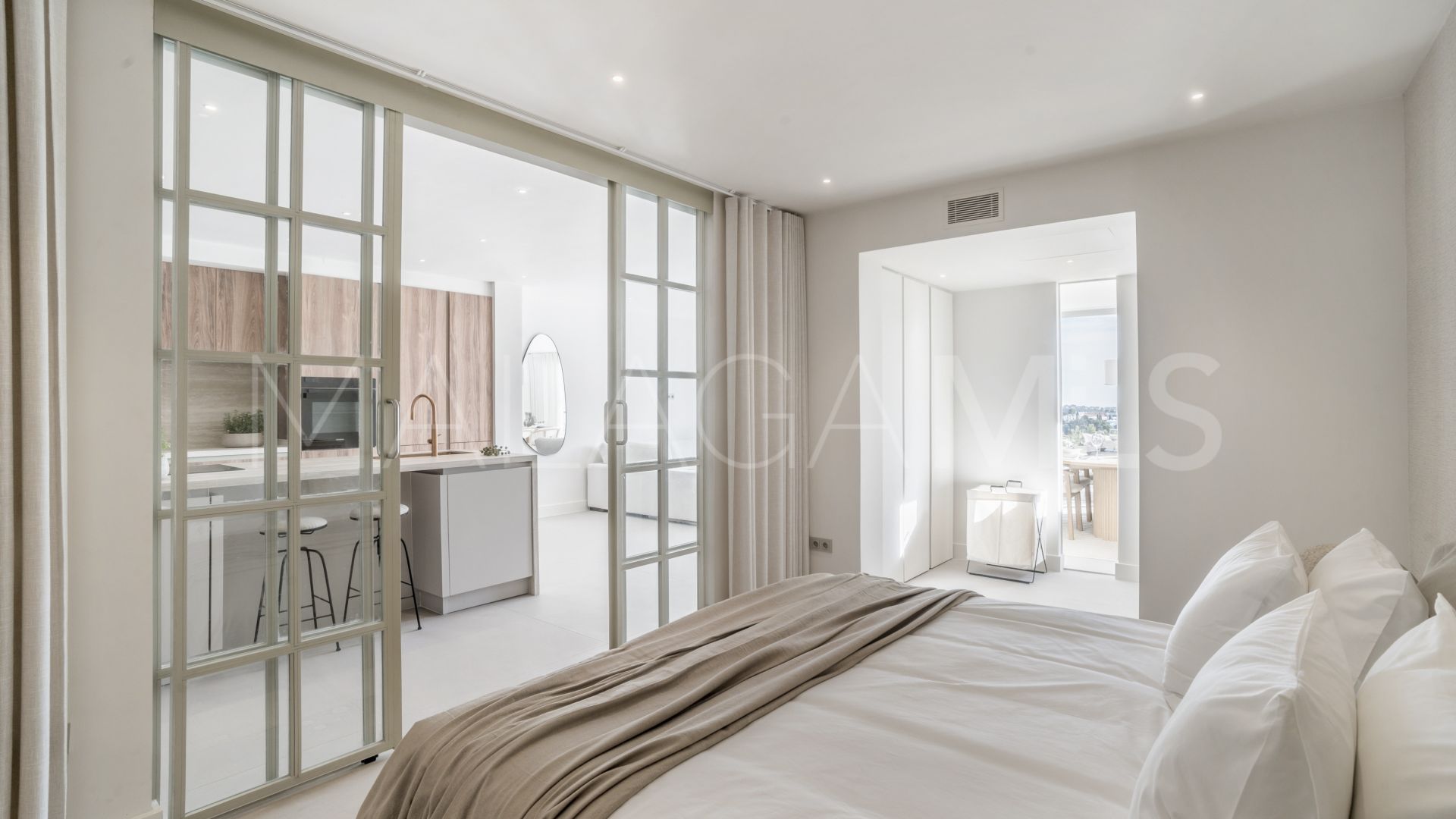 Markplanslägenhet for sale in Palacetes Los Belvederes