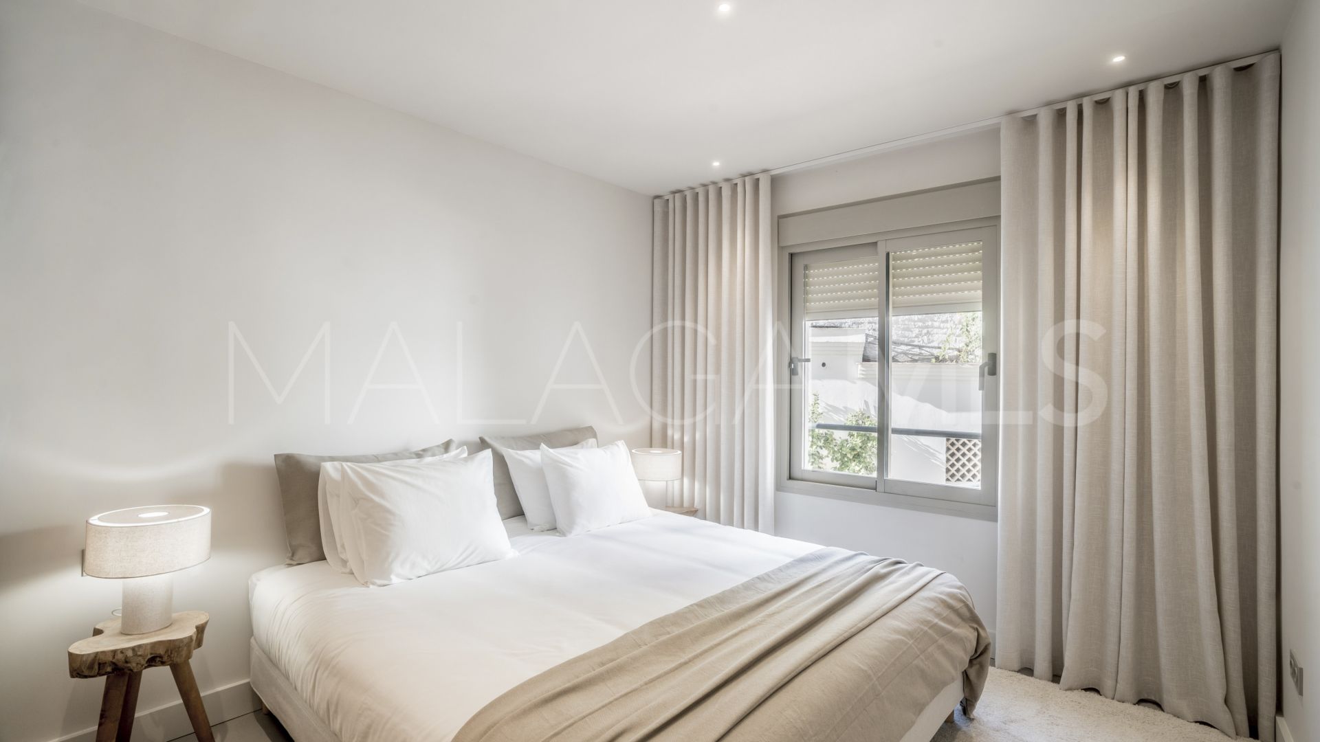 Markplanslägenhet for sale in Palacetes Los Belvederes