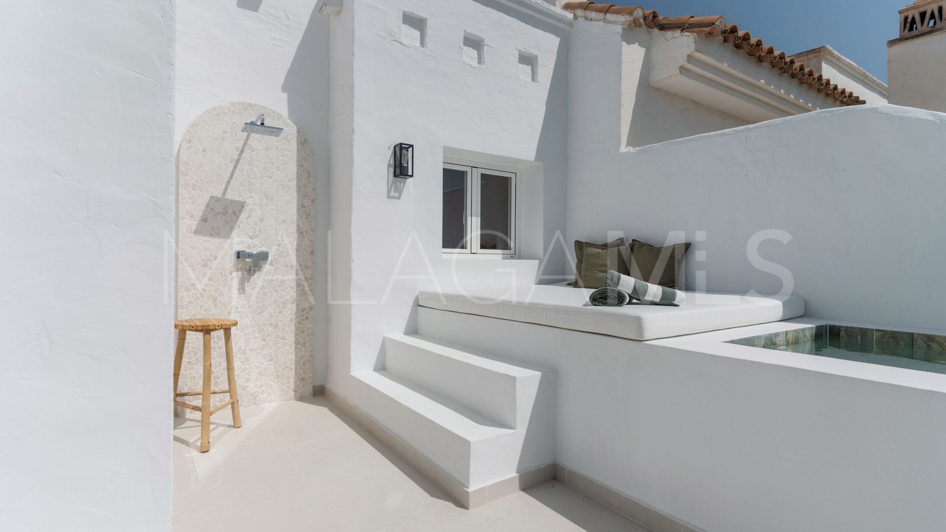 Atico duplex a la venta in La Quinta Village with 3 bedrooms