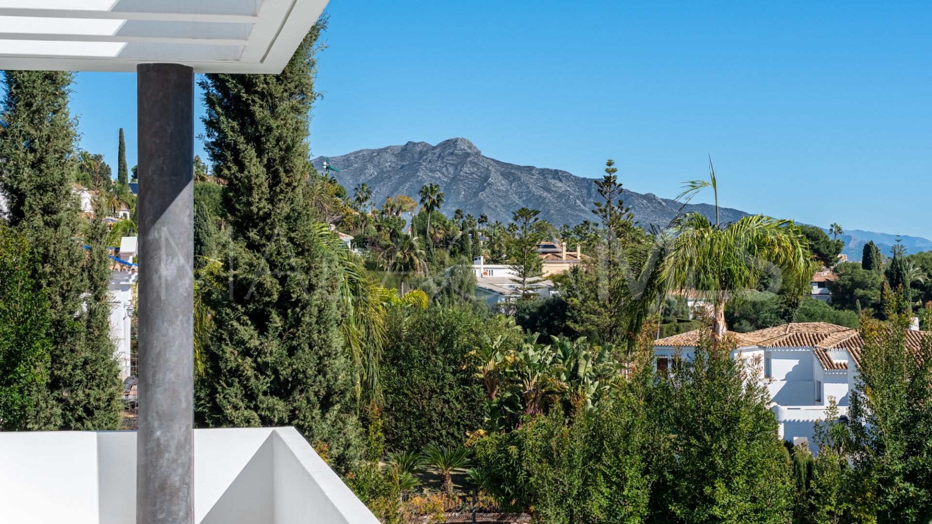 Villa for sale in Paraiso Alto