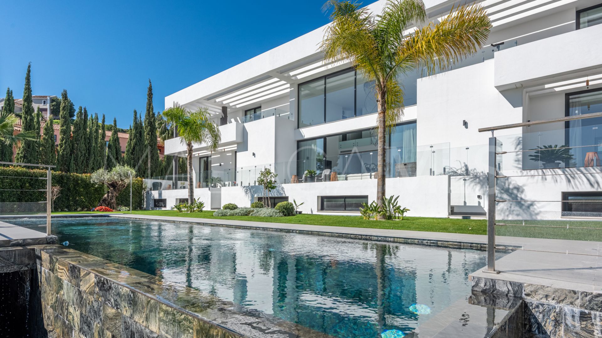 Villa for sale in Paraiso Alto