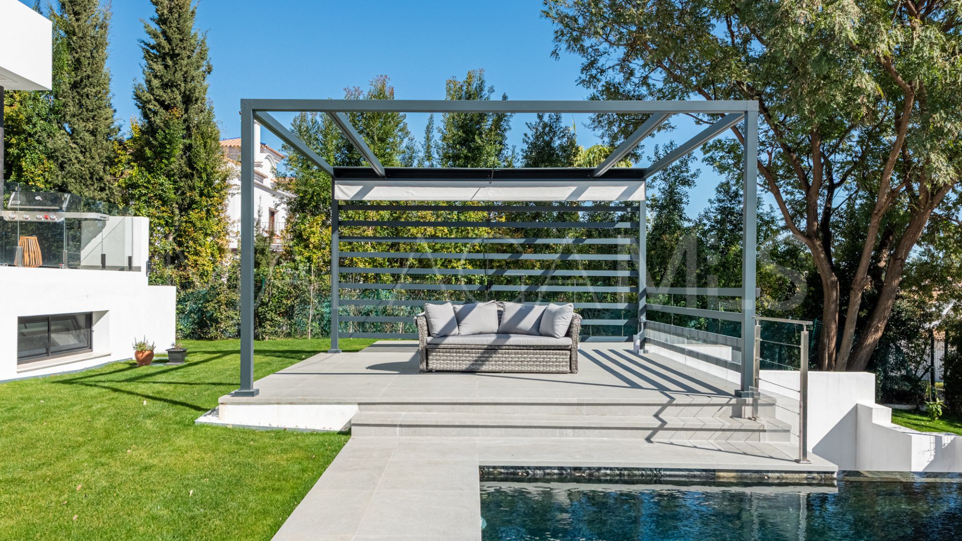 Villa for sale in Paraiso Alto