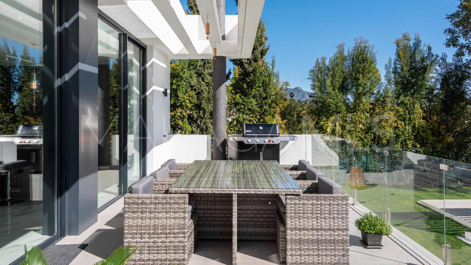 Villa for sale in Paraiso Alto