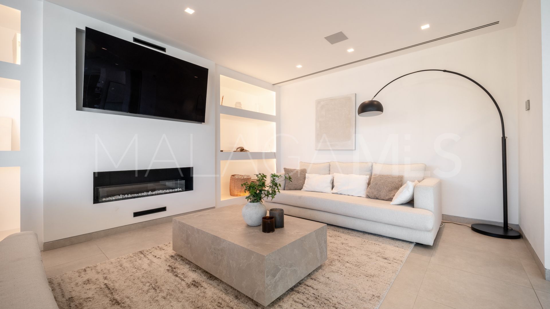 Villa for sale in Las Brisas