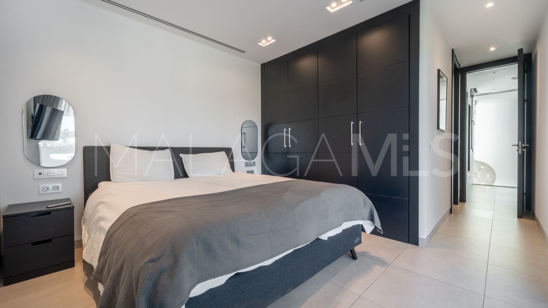 Villa for sale in Las Brisas