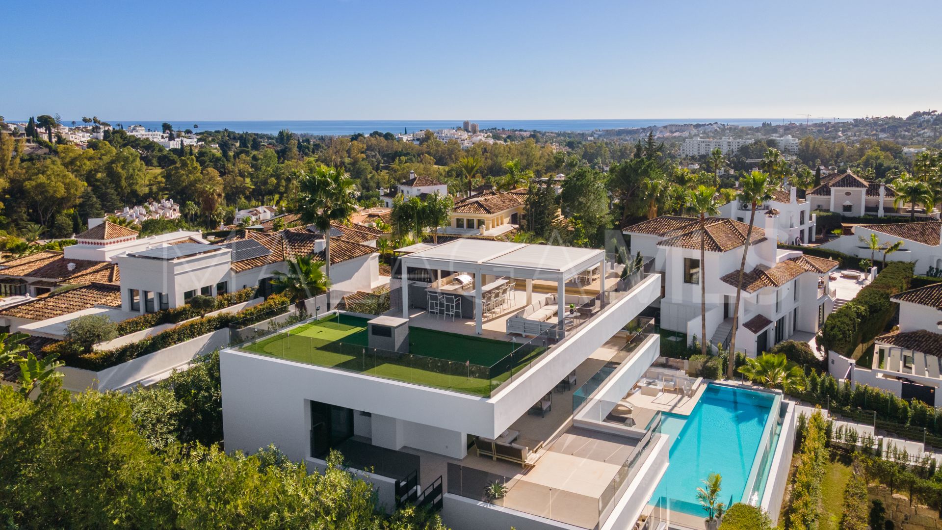 Villa for sale in Las Brisas