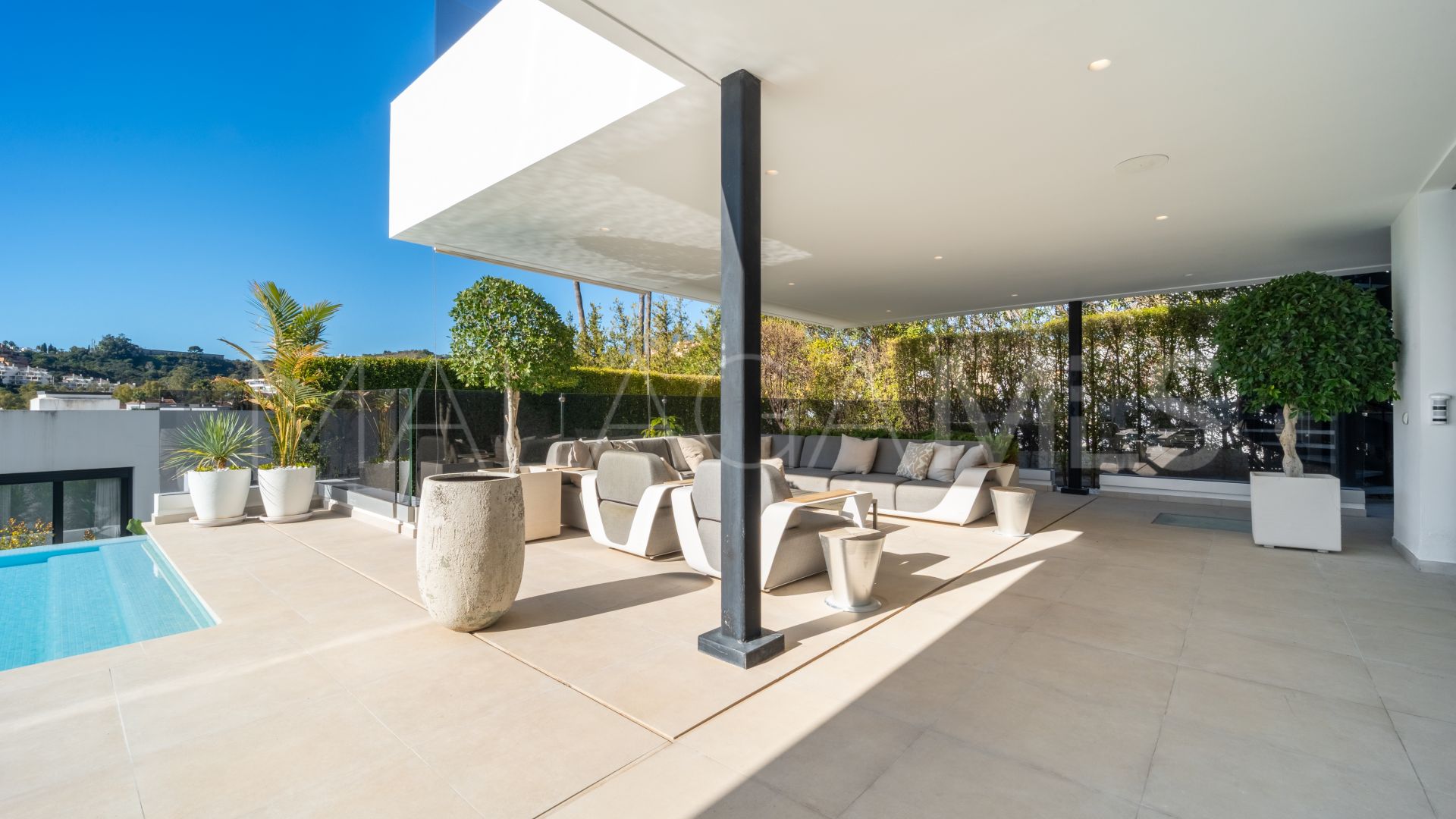 Villa for sale in Las Brisas