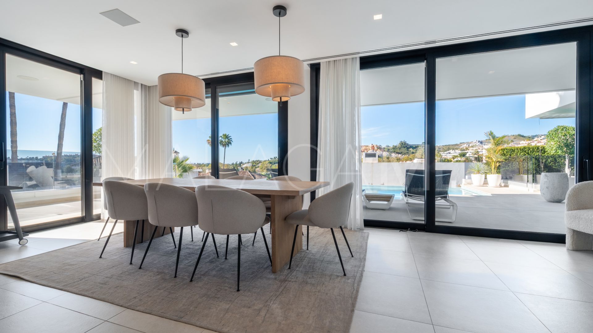 Villa for sale in Las Brisas