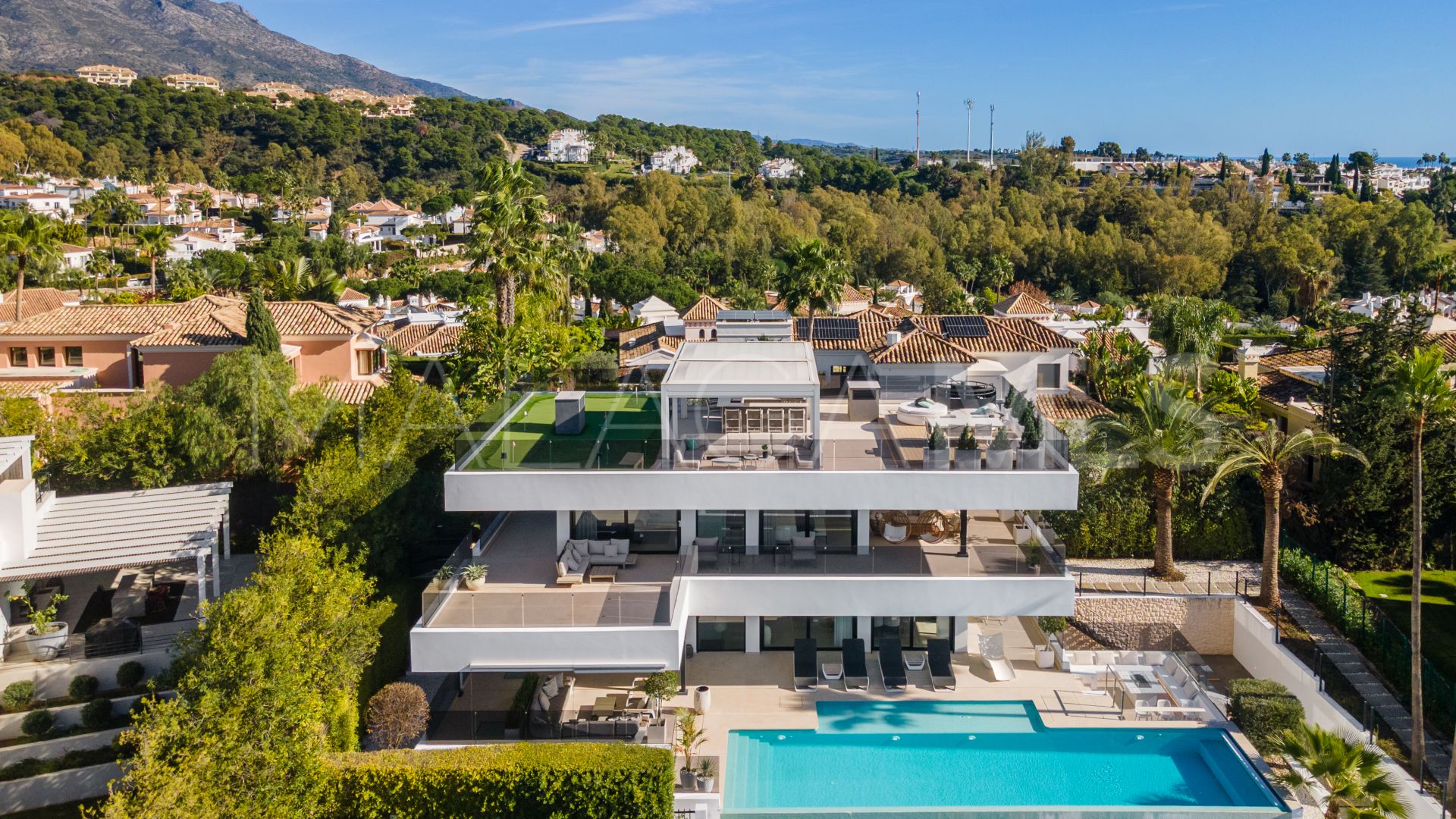 Villa for sale in Las Brisas