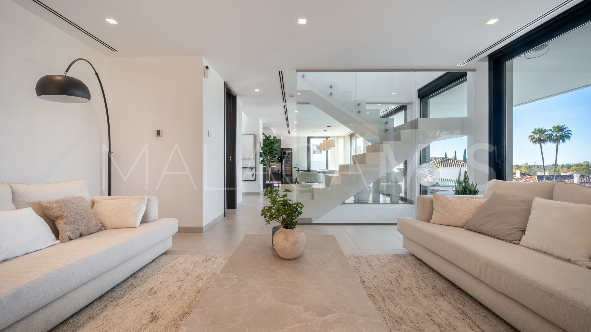 Villa for sale in Las Brisas