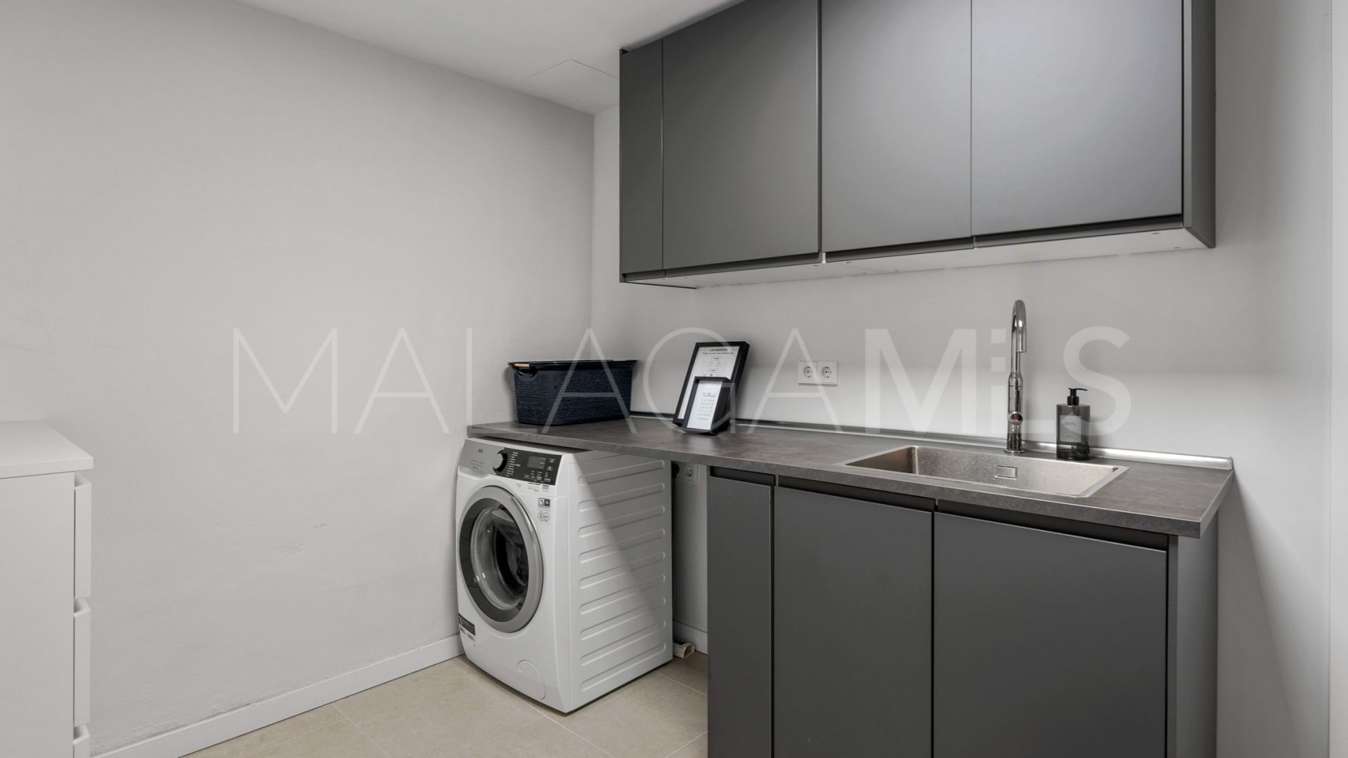 Villa for sale in Los Naranjos