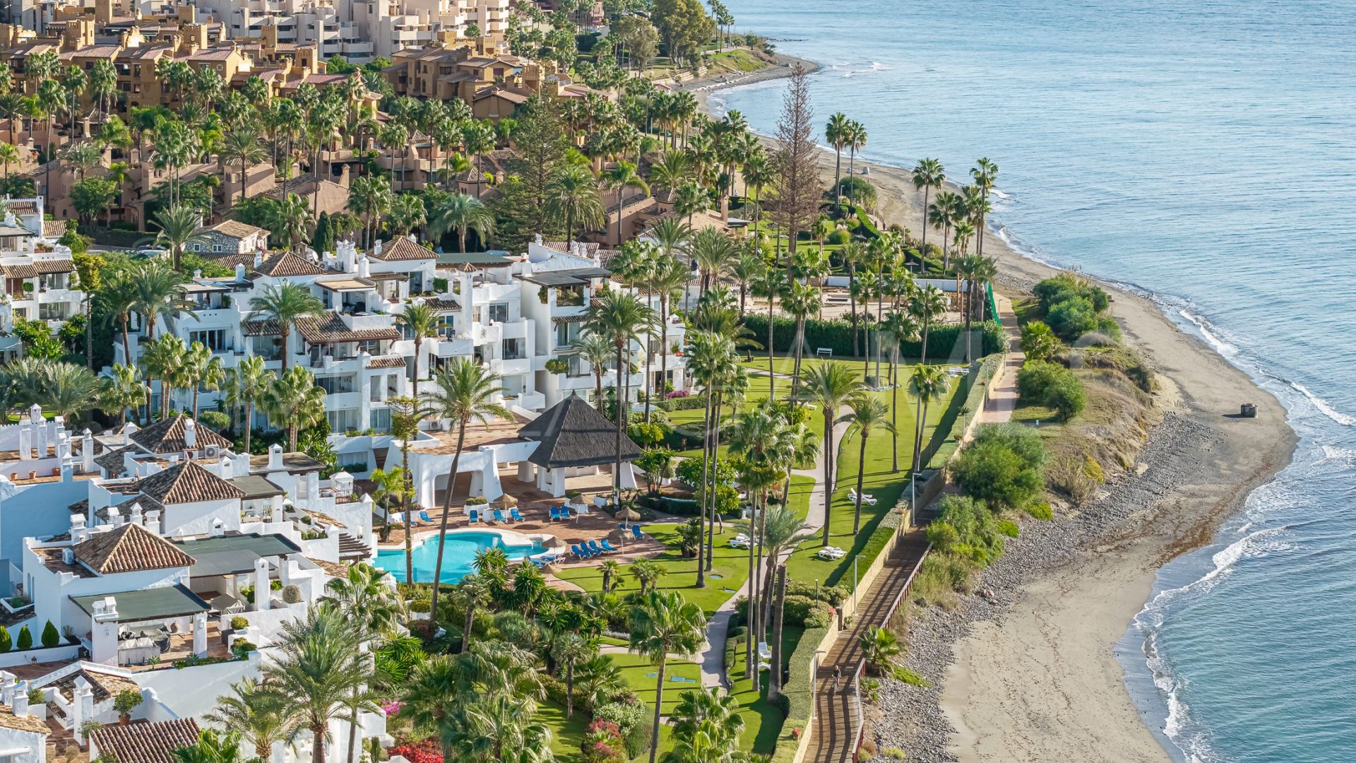 Markplanslägenhet for sale in Alcazaba Beach