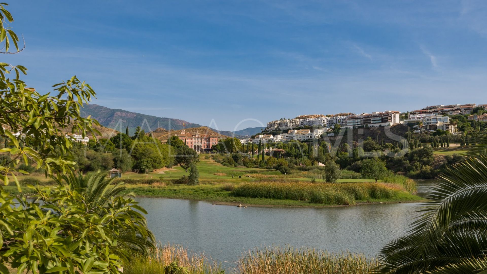 For sale 6 bedrooms cortijo in Benahavis