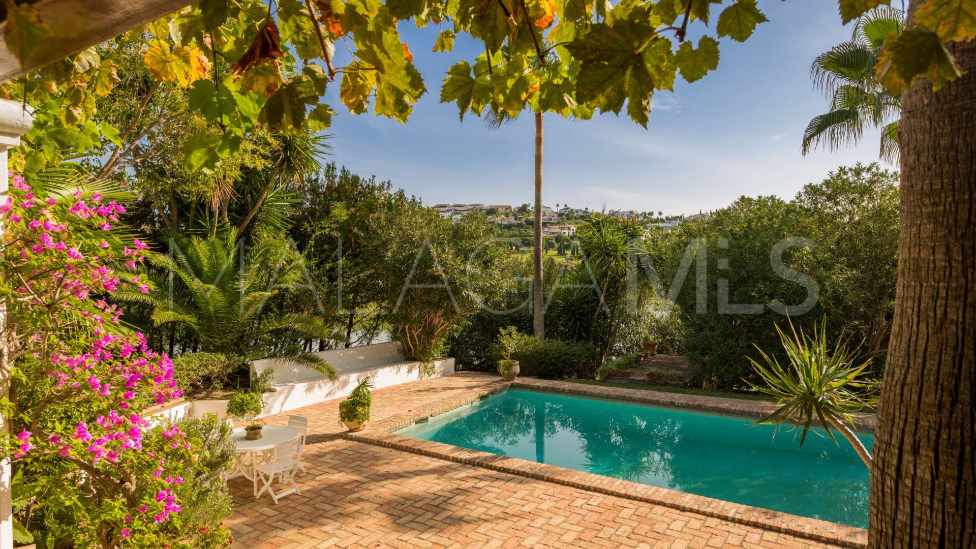 For sale 6 bedrooms cortijo in Benahavis