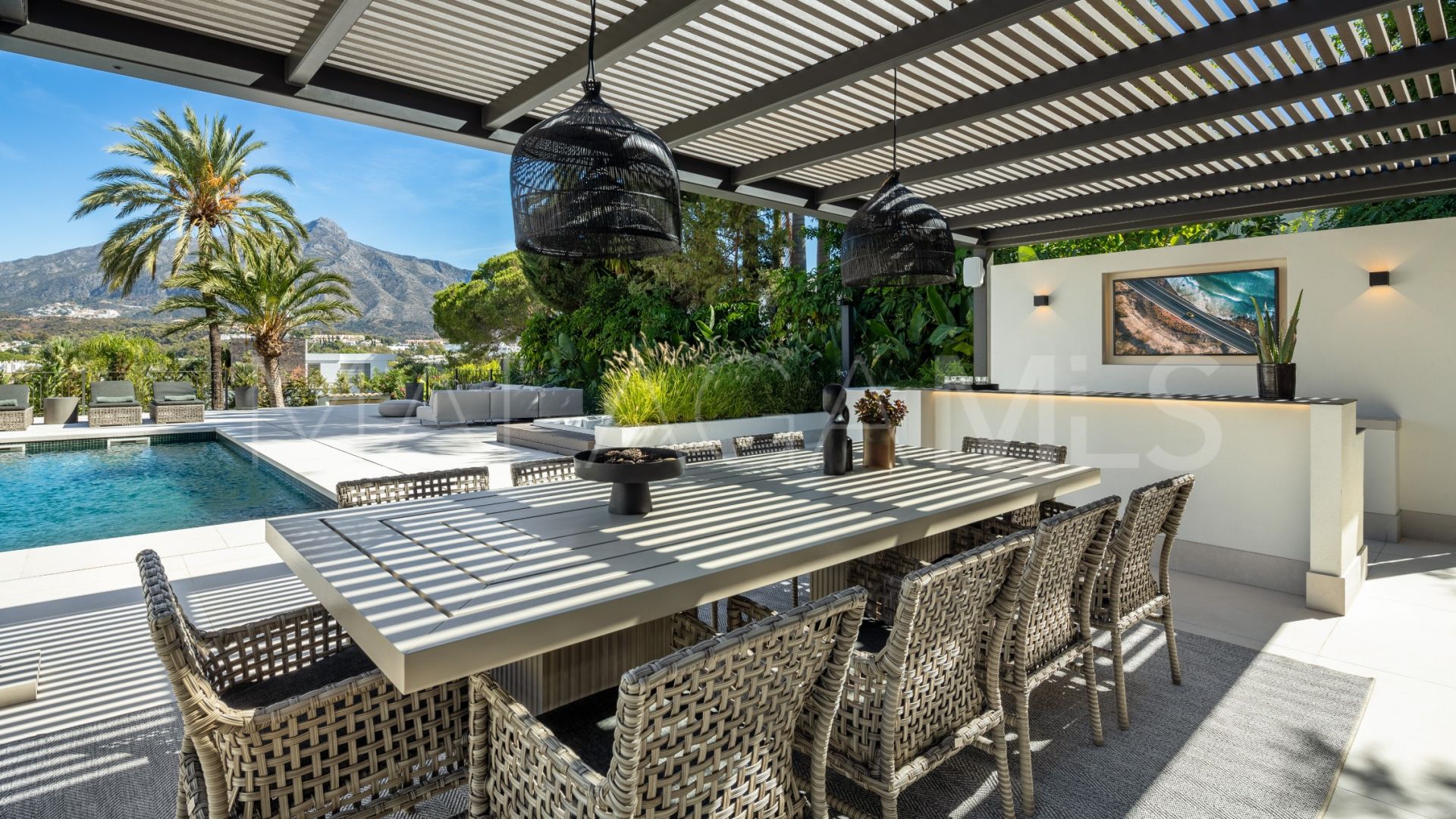 Villa for sale in Las Brisas