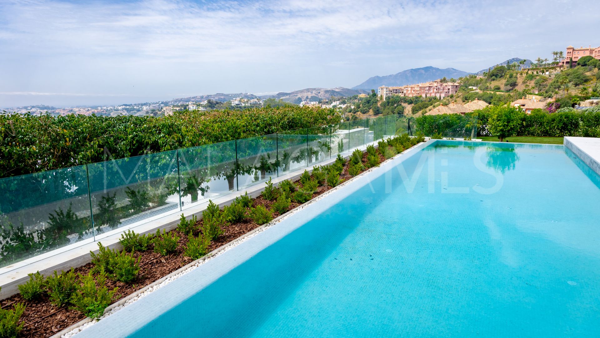 Villa for sale in La Quinta with 8 bedrooms