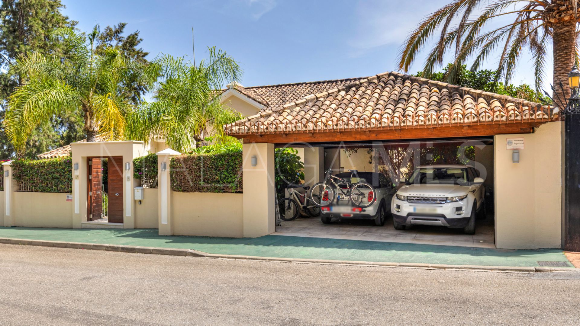 Villa for sale in El Herrojo