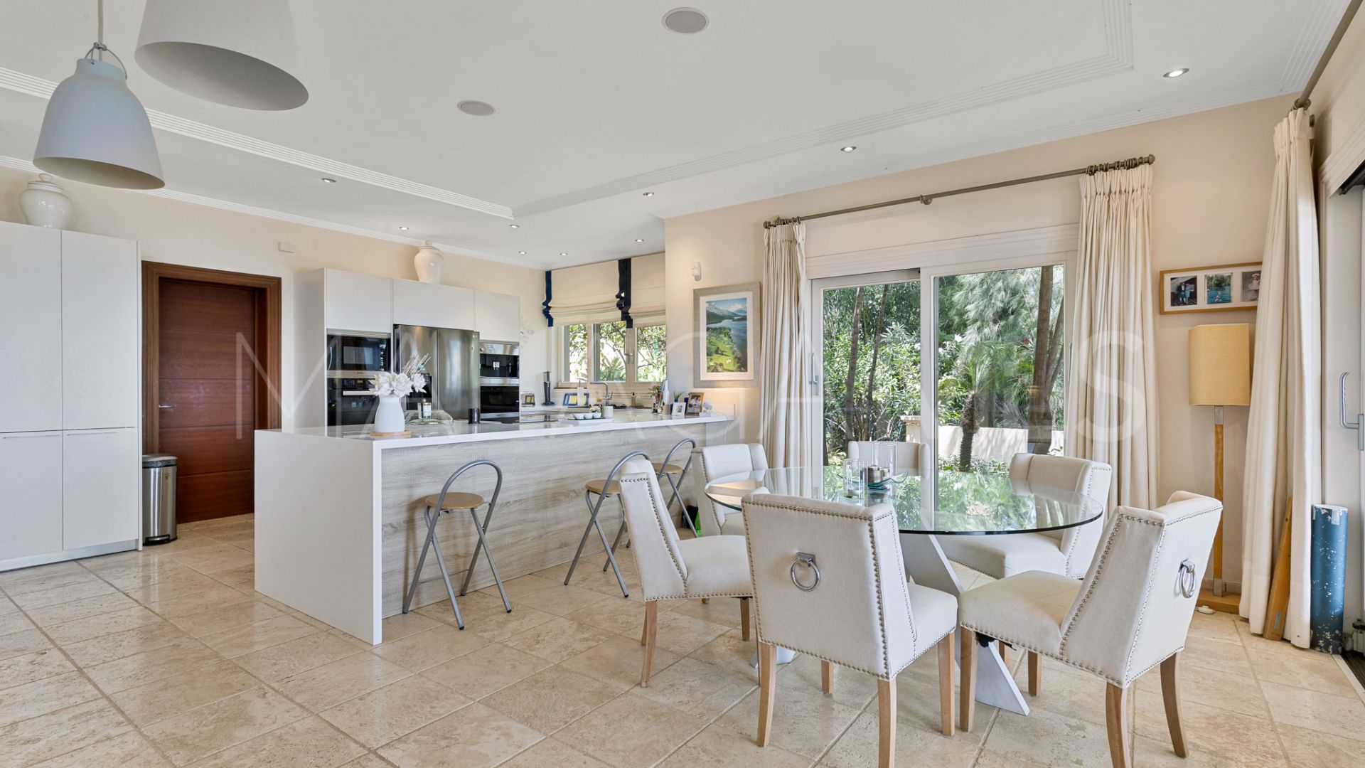 Villa for sale in El Herrojo