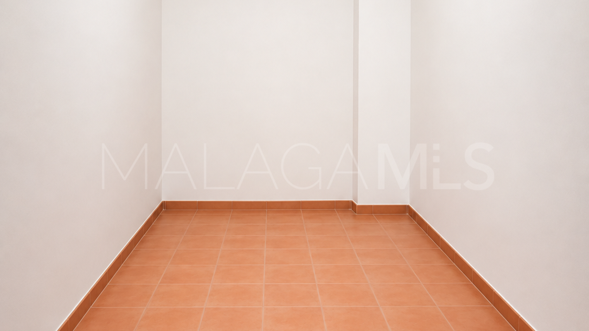 Se vende apartamento planta baja in Medina de Banús with 2 bedrooms