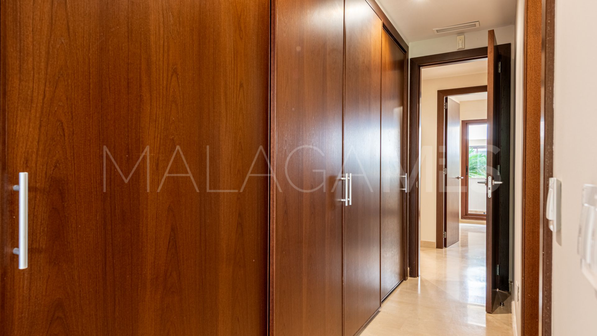 Appartement rez de chaussée for sale in Medina de Banús