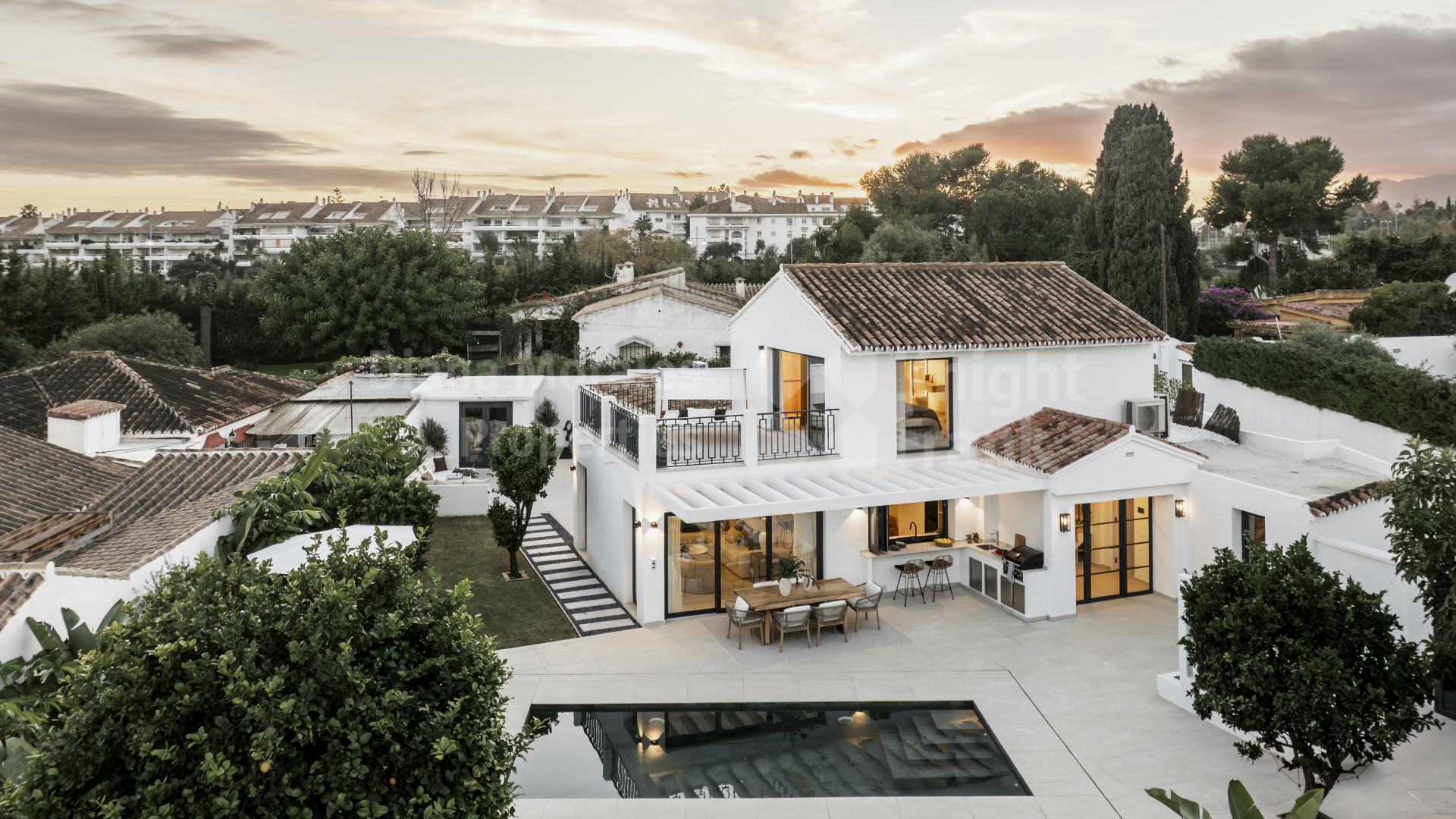 Linda Vista Baja, Villa MImosa, propiedad renovada a pasos de la playa