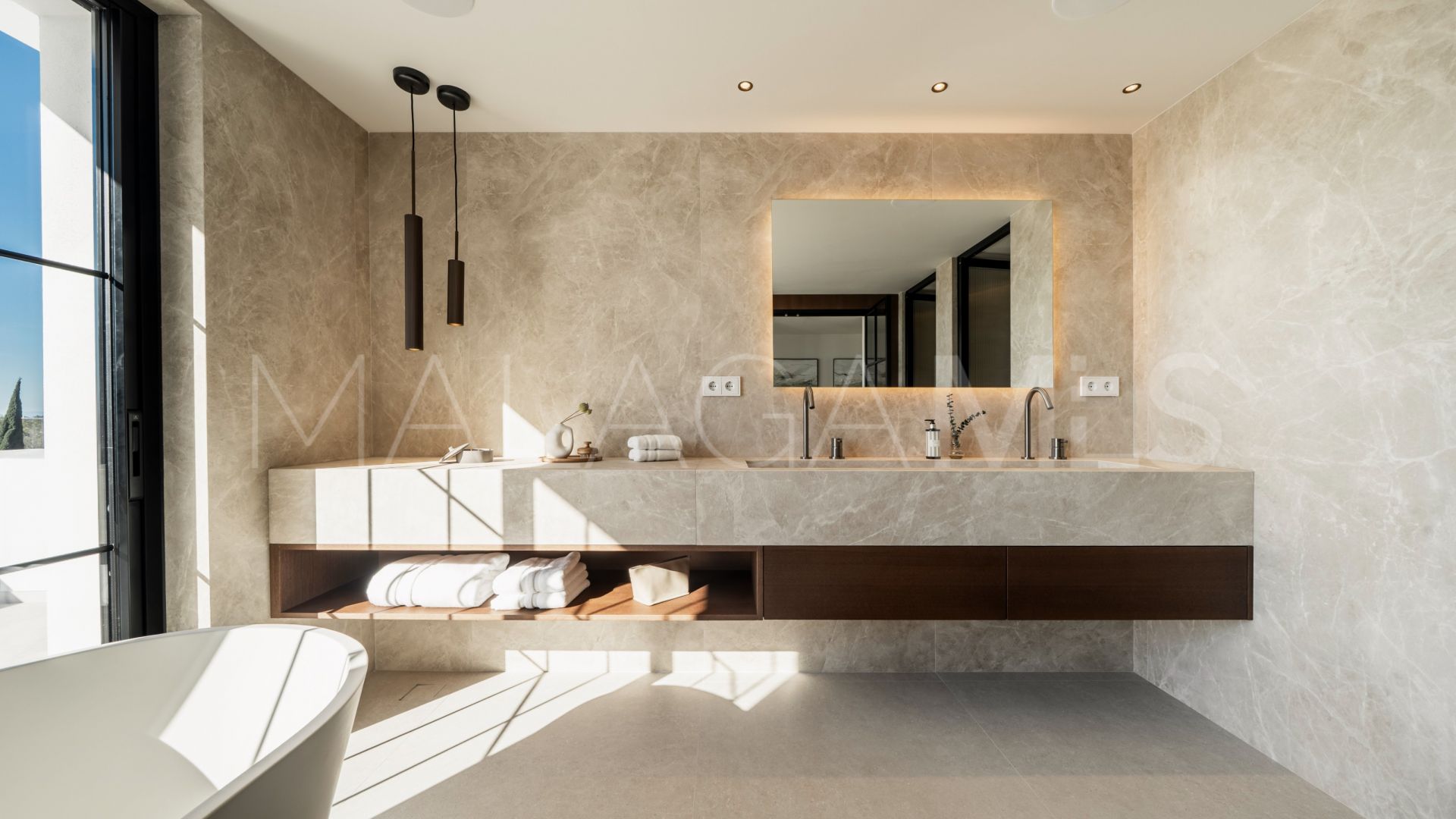 Villa for sale in Las Brisas