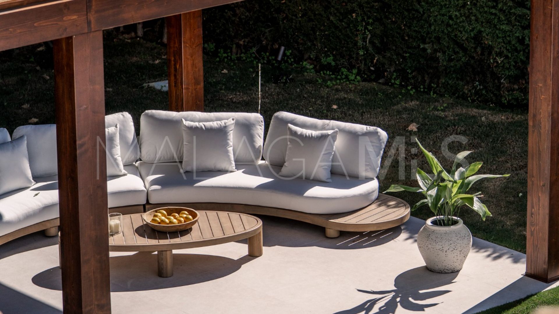 Villa for sale in Las Brisas