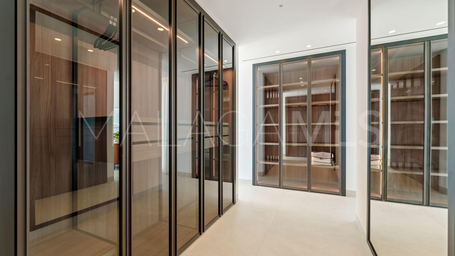 5 bedrooms villa for sale in La Quinta