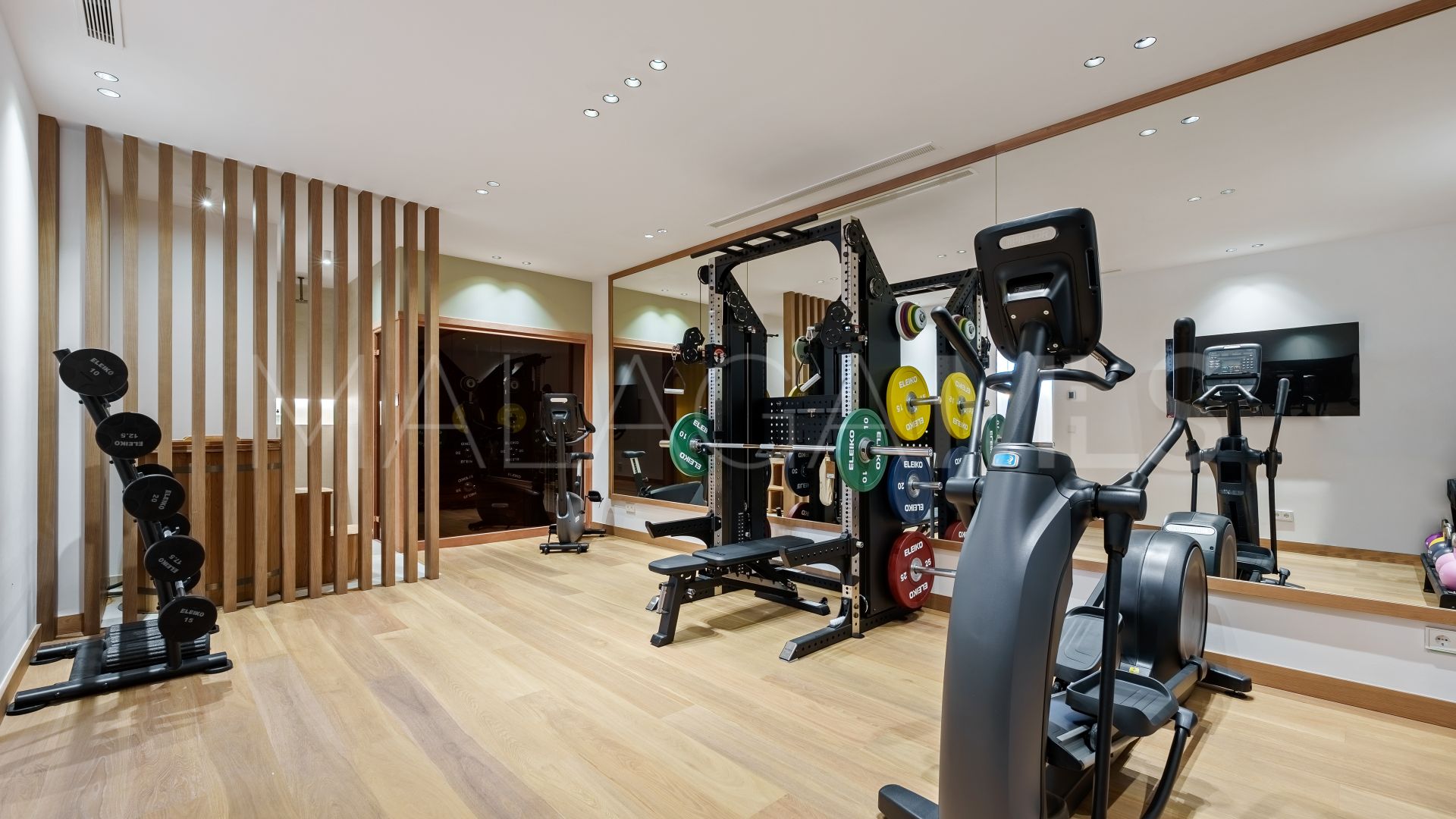 5 bedrooms villa for sale in La Quinta