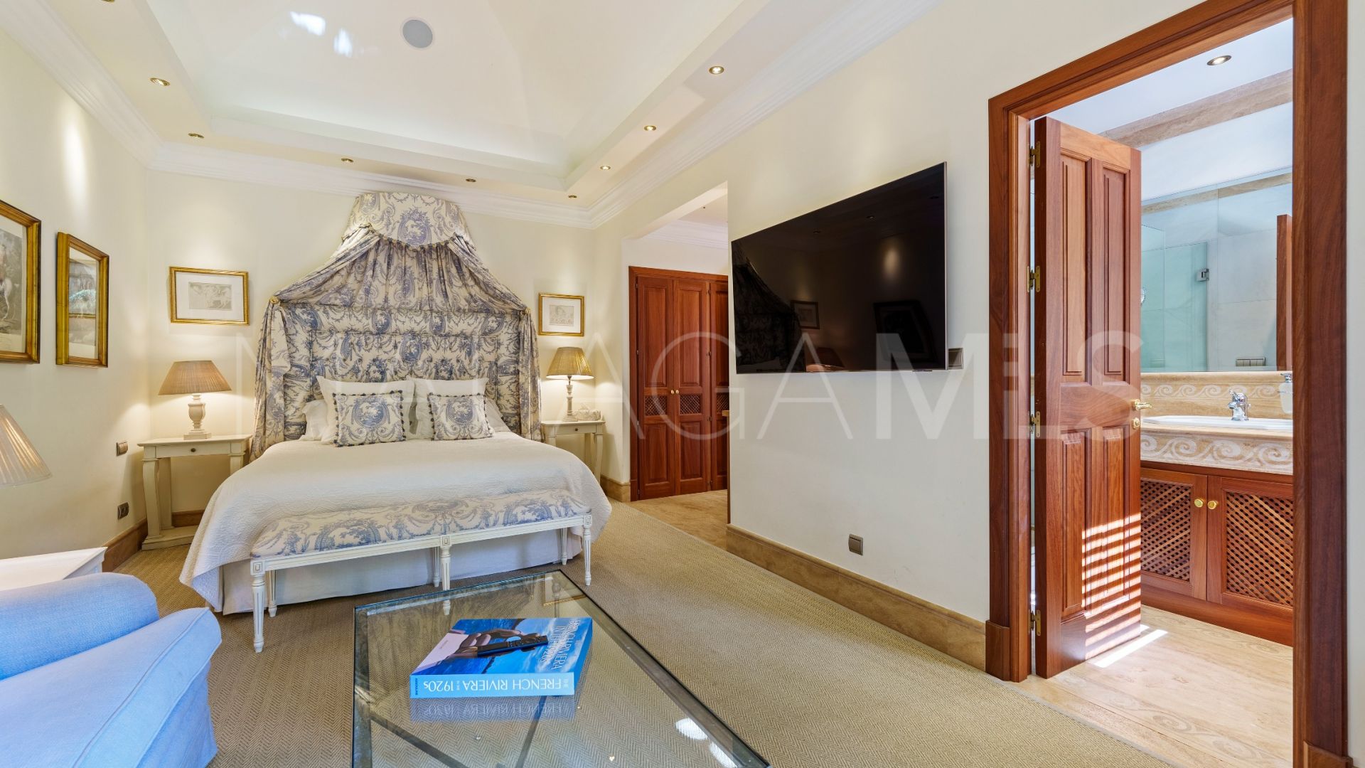 Villa for sale in Las Lomas del Marbella Club