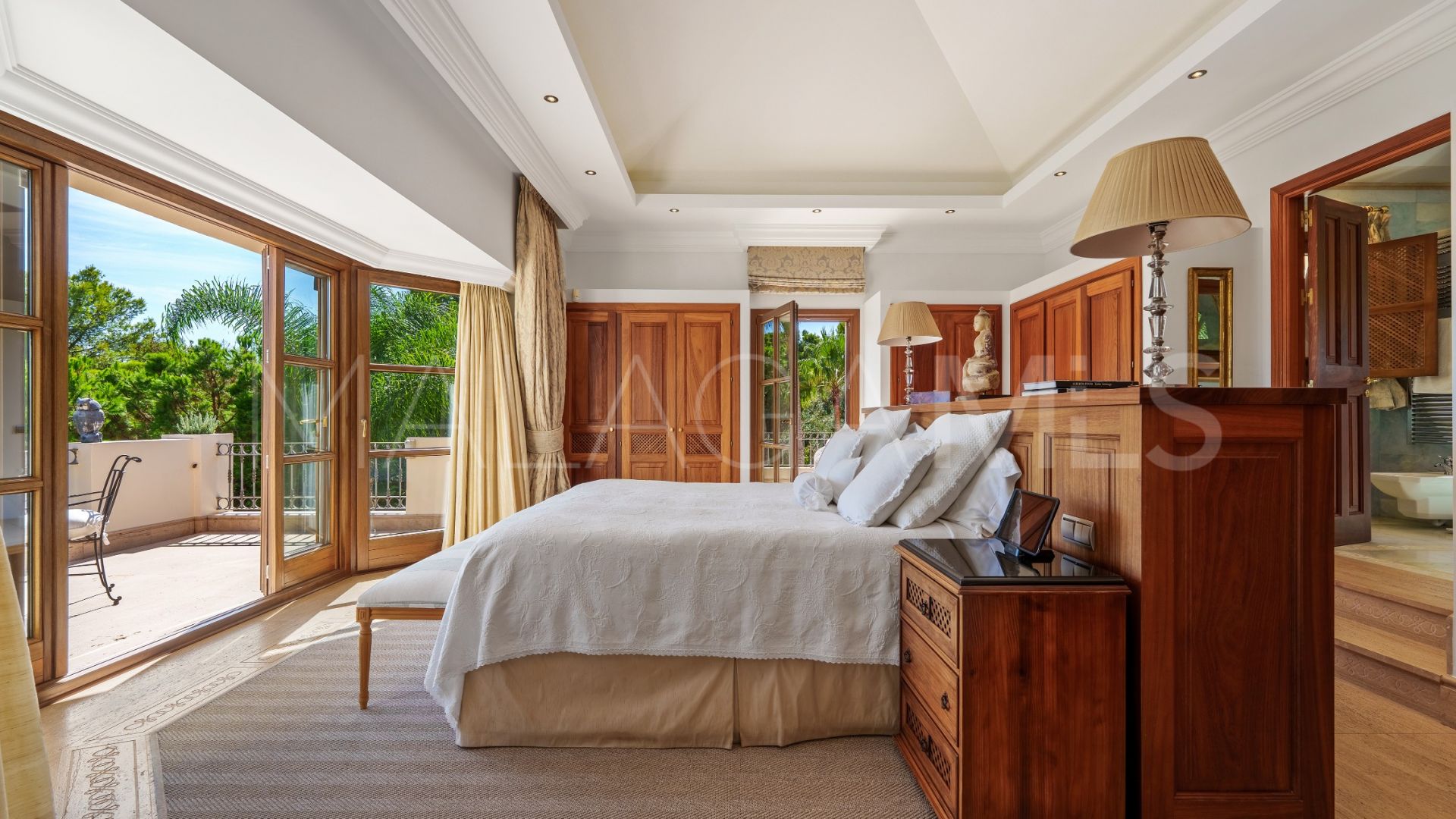 Villa for sale in Las Lomas del Marbella Club