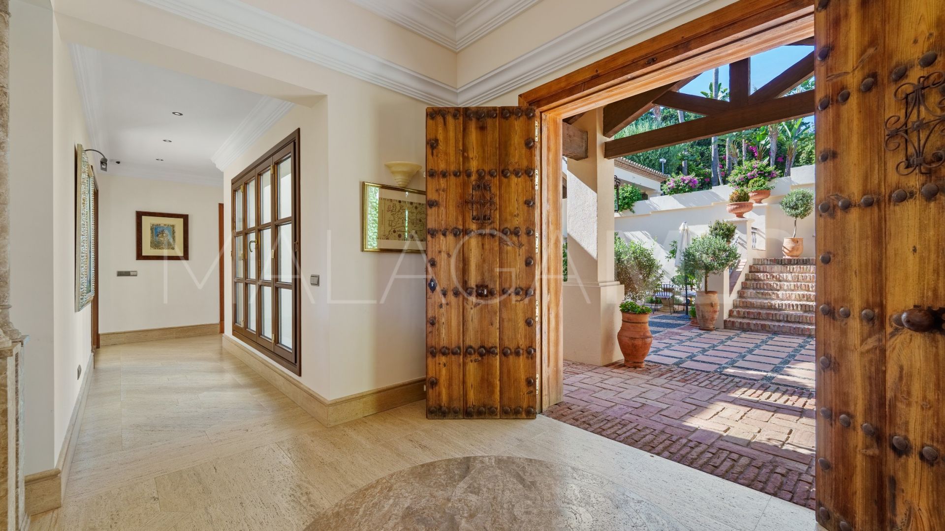 Villa for sale in Las Lomas del Marbella Club