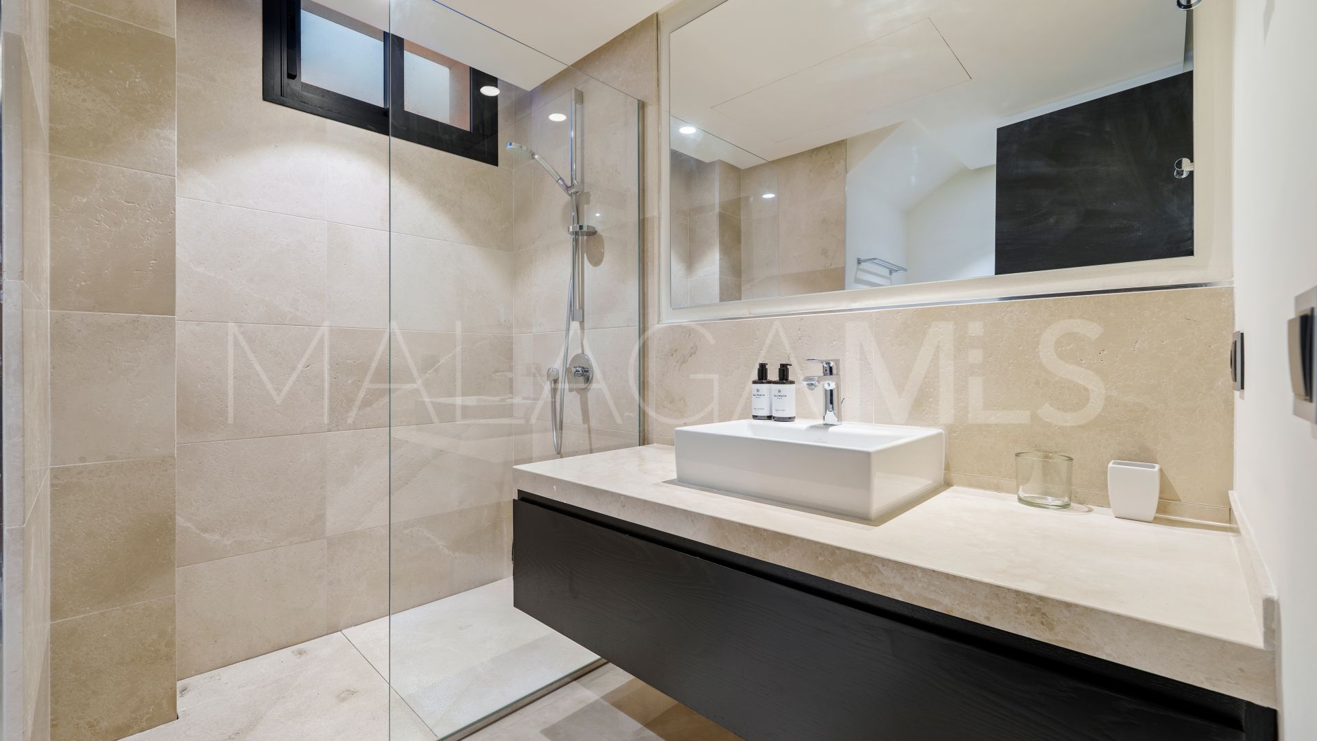 Villa for sale in Haza del Conde