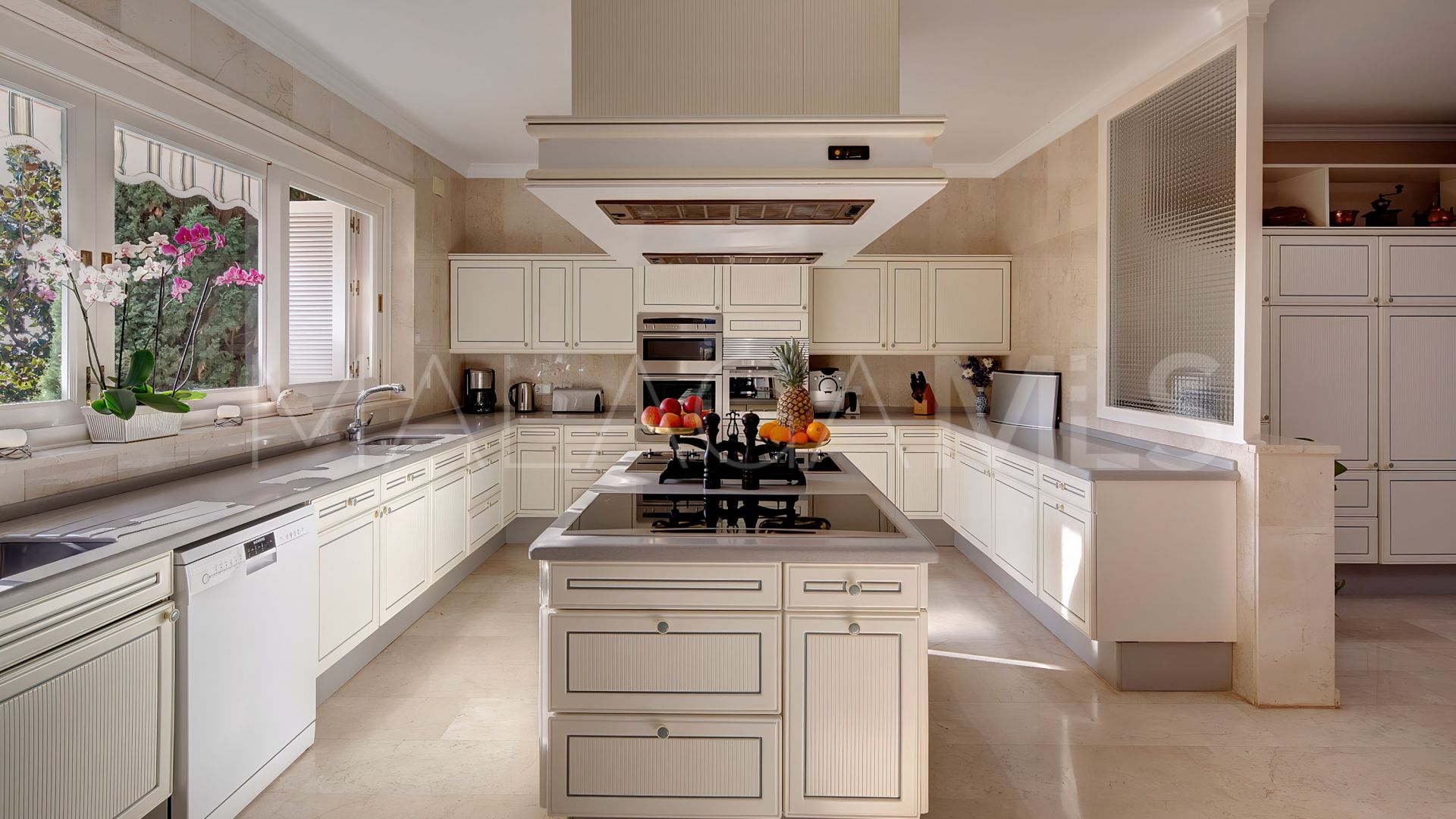 Villa for sale in Rio Real Golf