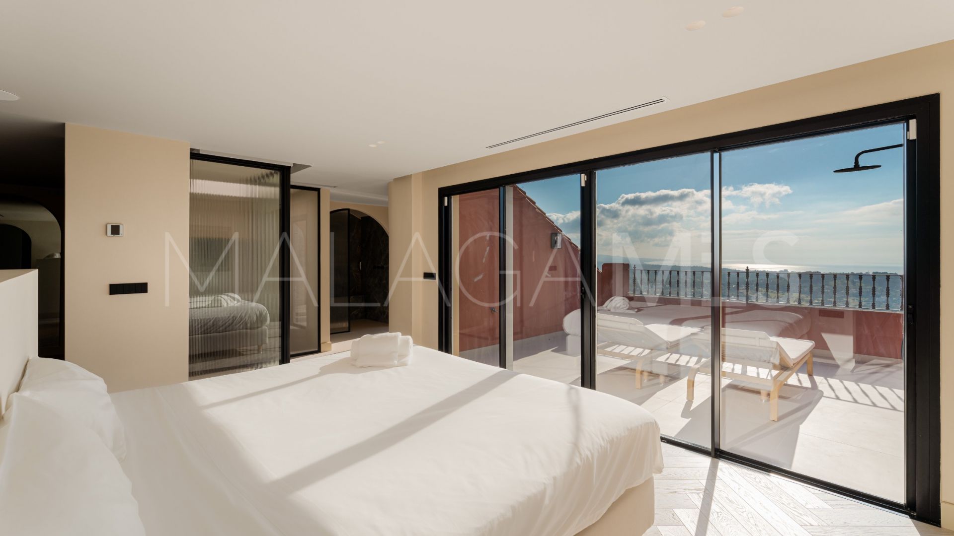 Atico duplex for sale with 4 bedrooms in Monte Halcones