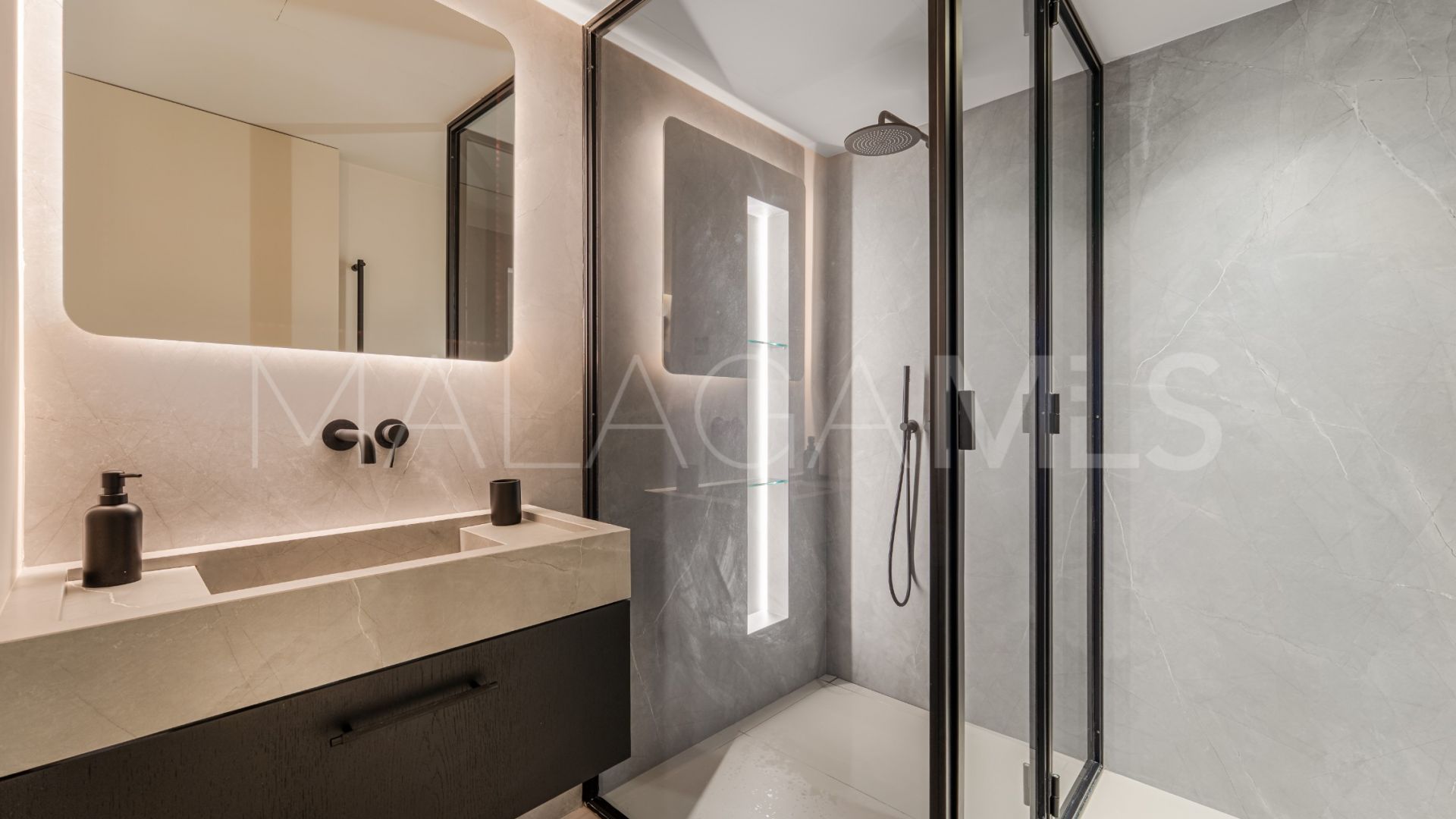 Atico duplex for sale with 4 bedrooms in Monte Halcones