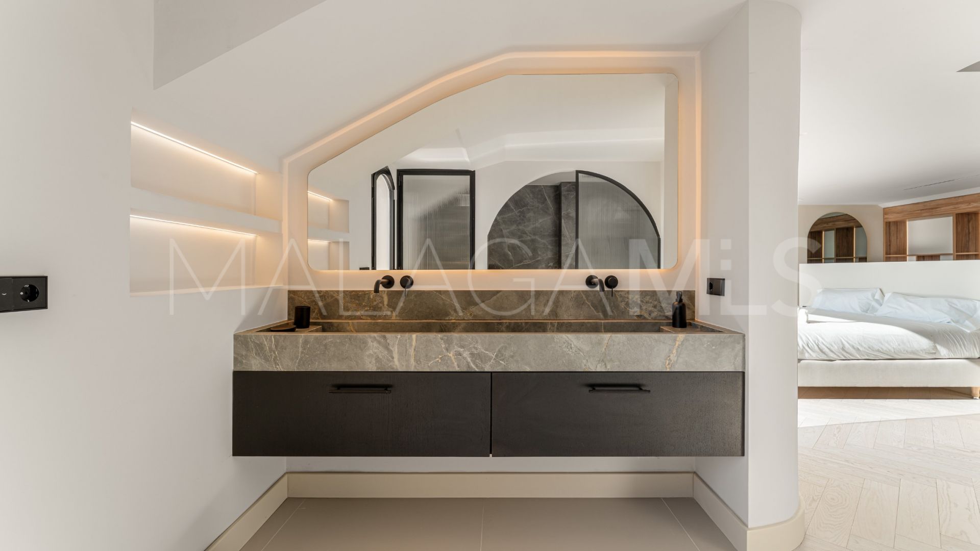 Atico duplex for sale with 4 bedrooms in Monte Halcones