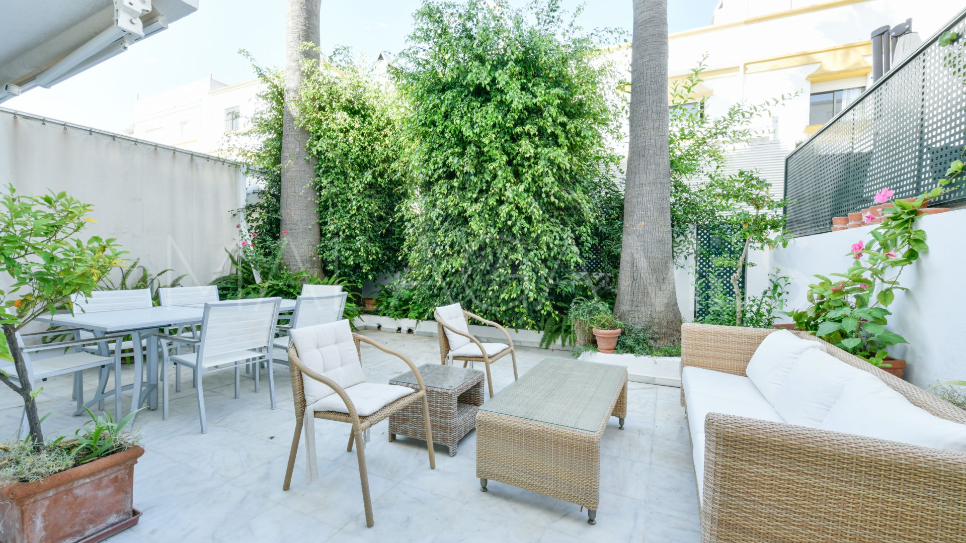 Town house for sale in Marbellamar