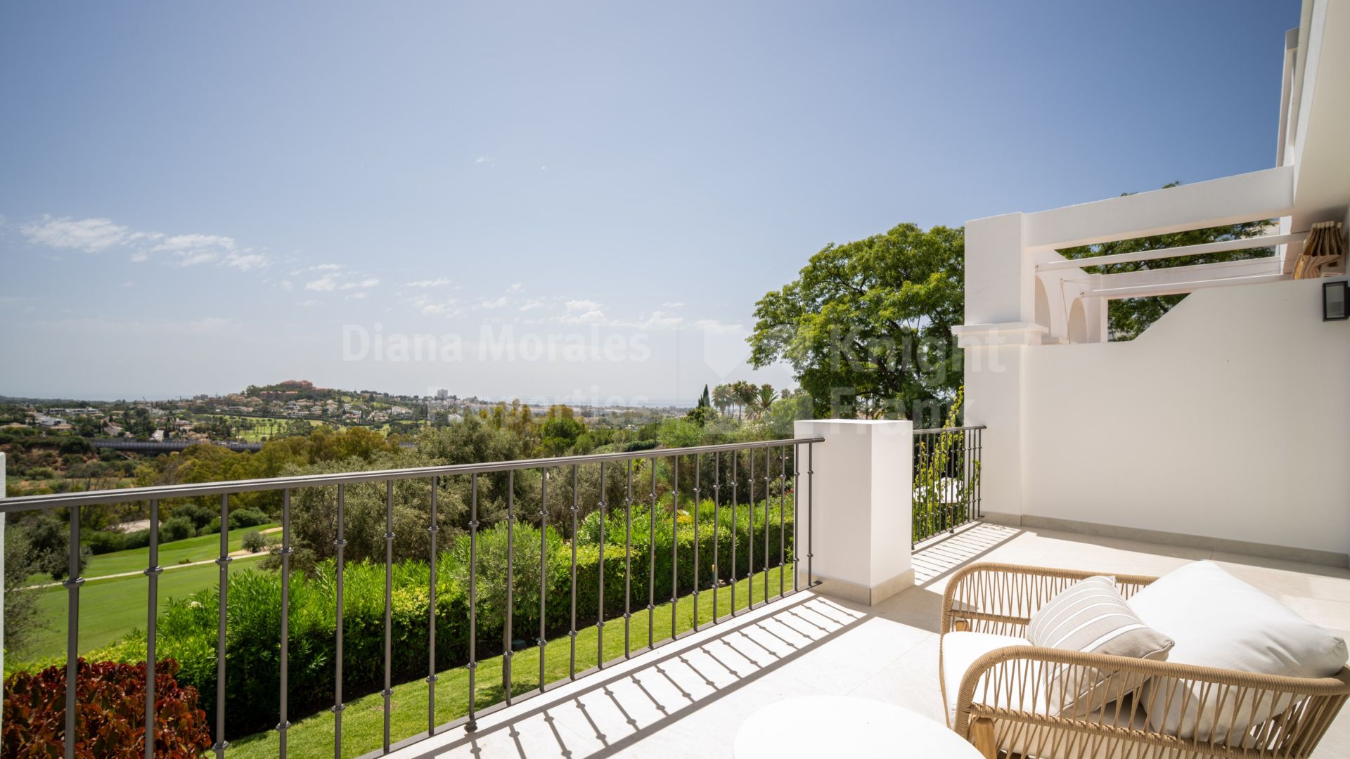 La Quinta, Mirador 4, elegant apartment with private garden and spacious terraces