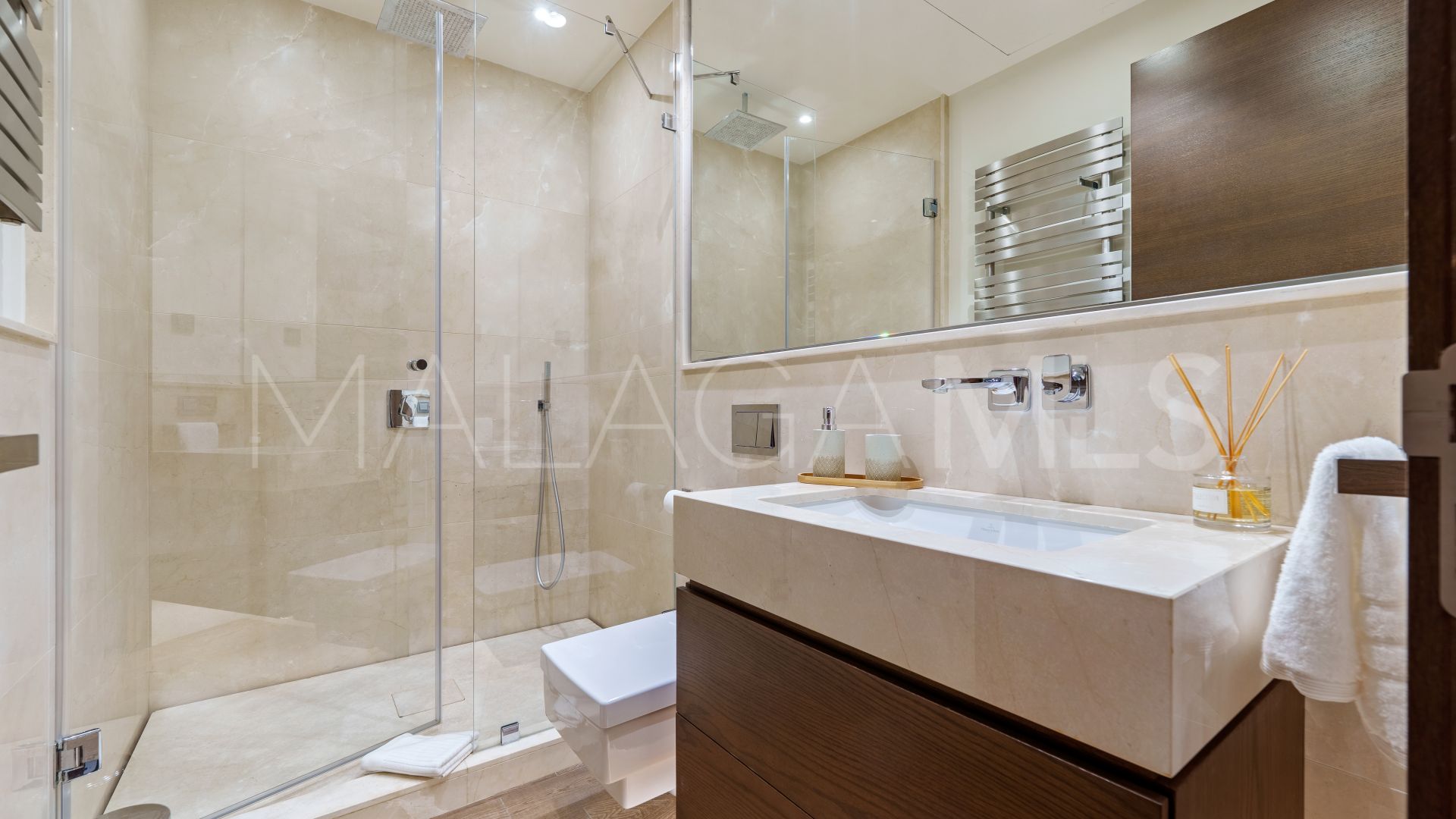 For sale ground floor duplex in Reserva de Sierra Blanca with 4 bedrooms