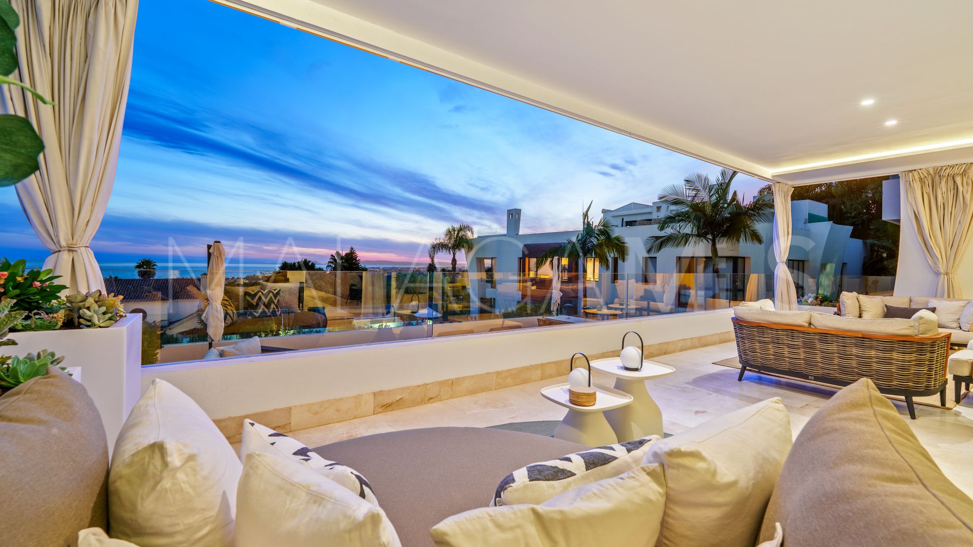 For sale ground floor duplex in Reserva de Sierra Blanca with 4 bedrooms