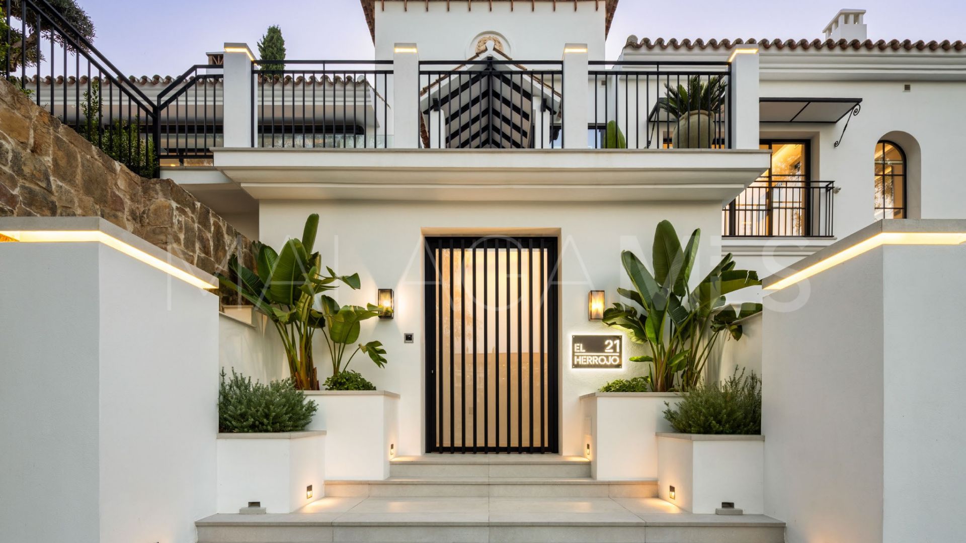 Villa for sale in El Herrojo with 5 bedrooms