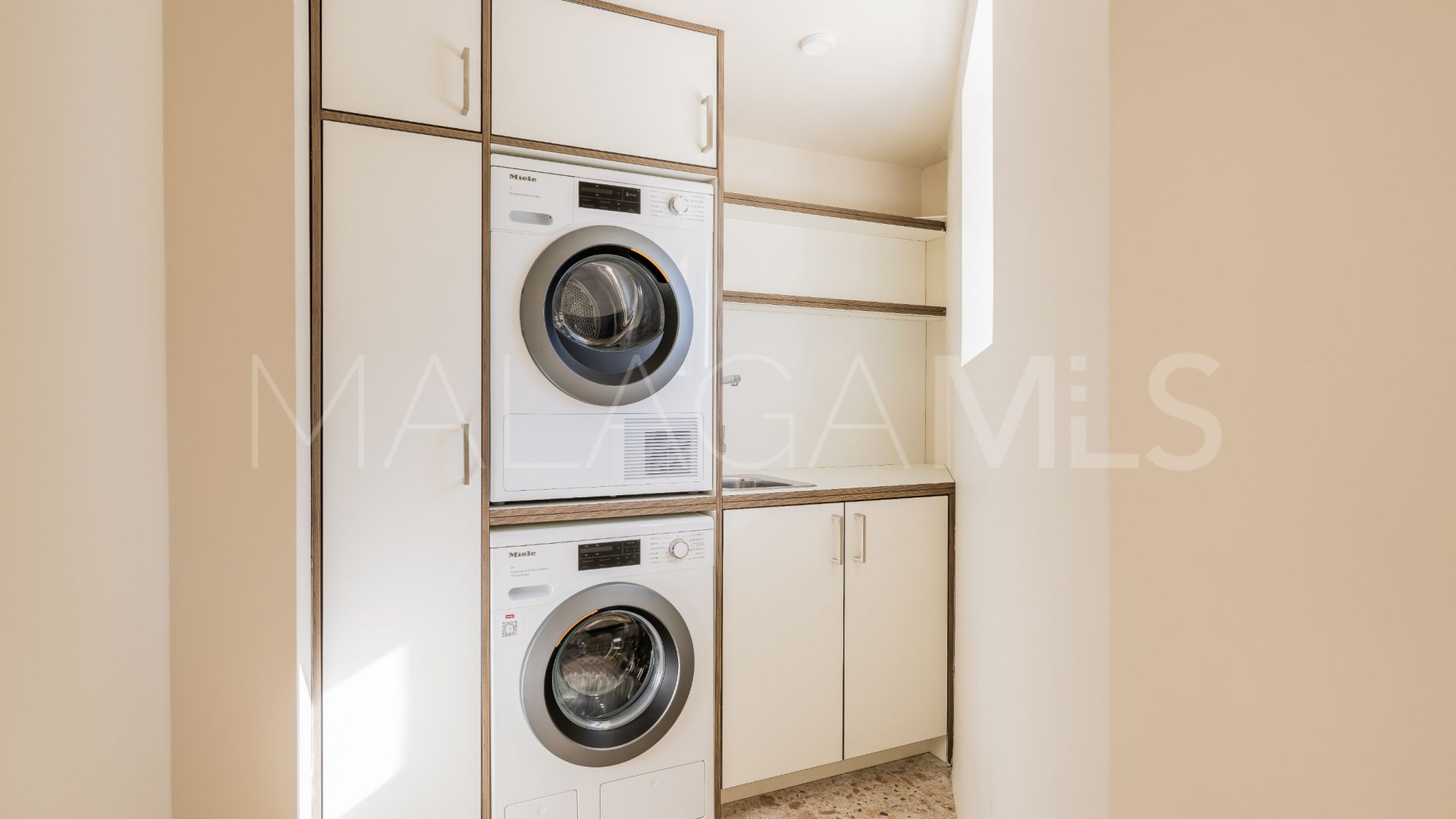 4 bedrooms villa in Las Brisas for sale