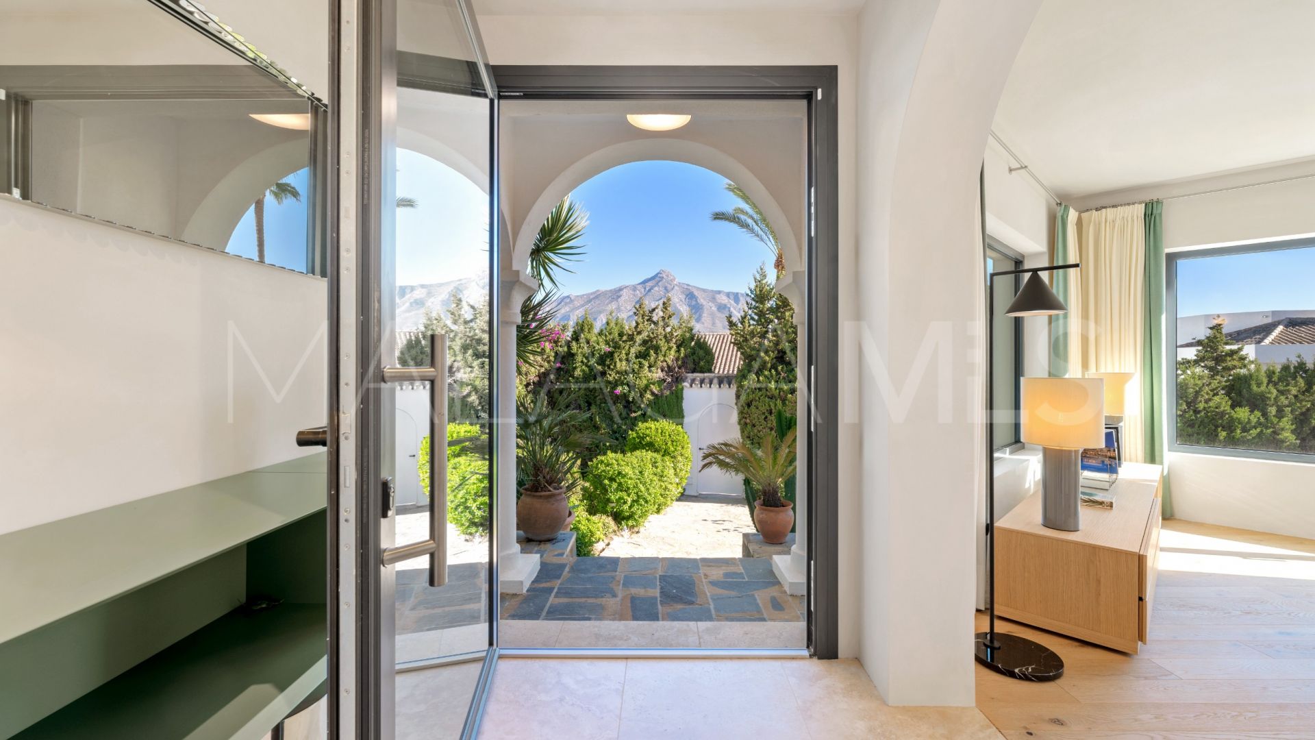 4 bedrooms villa in Las Brisas for sale