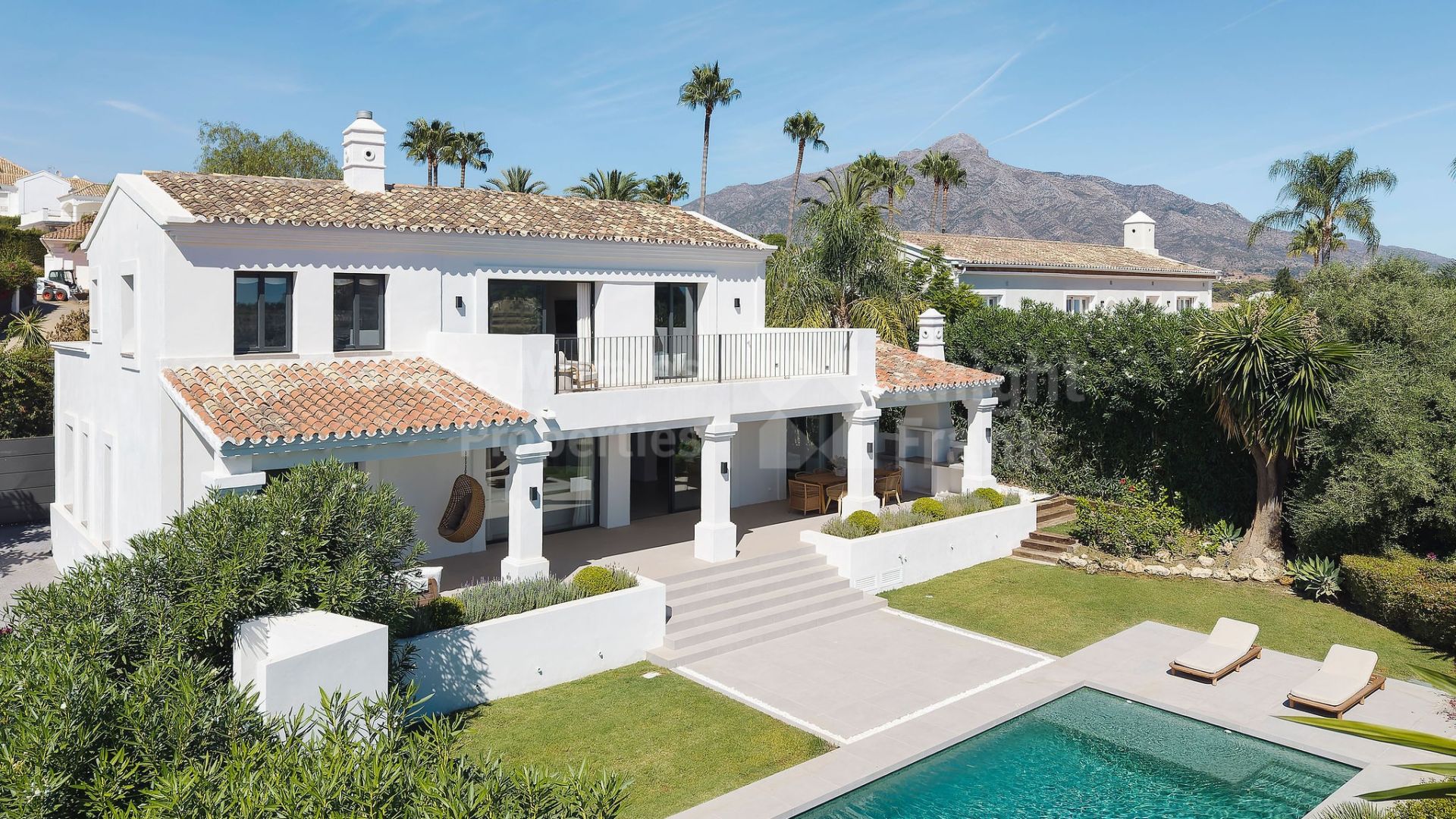 Los Naranjos, Villa Rosalía, spacious terraces and Mediterranean style in Marbella