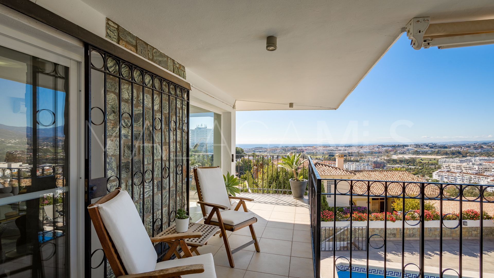 Villa for sale in Nueva Andalucia