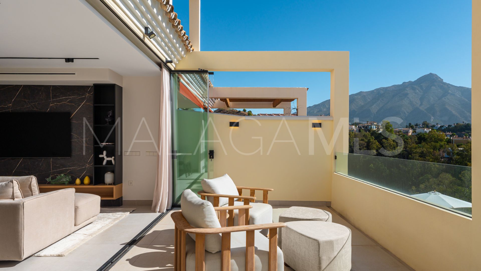 Buy Palacetes Los Belvederes 3 bedrooms apartment
