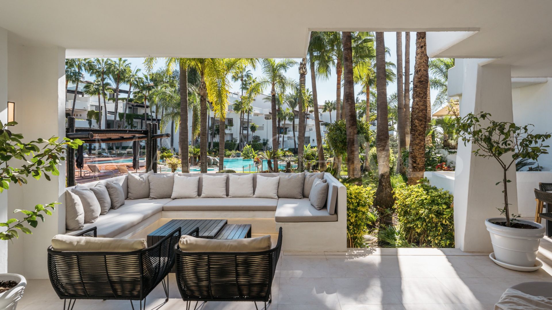 Marina Puente Romano, apartamento planta baja for sale with 3 bedrooms