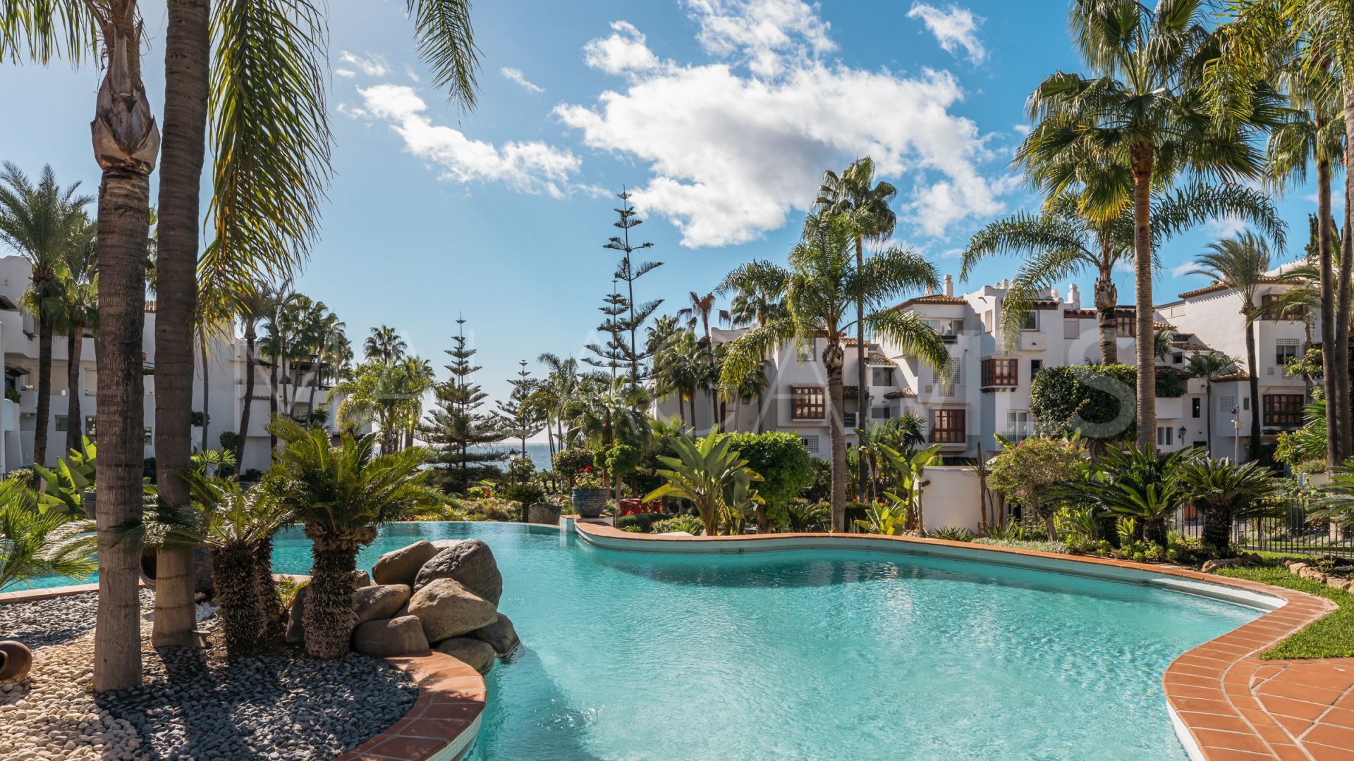 Marina Puente Romano, apartamento planta baja for sale with 3 bedrooms